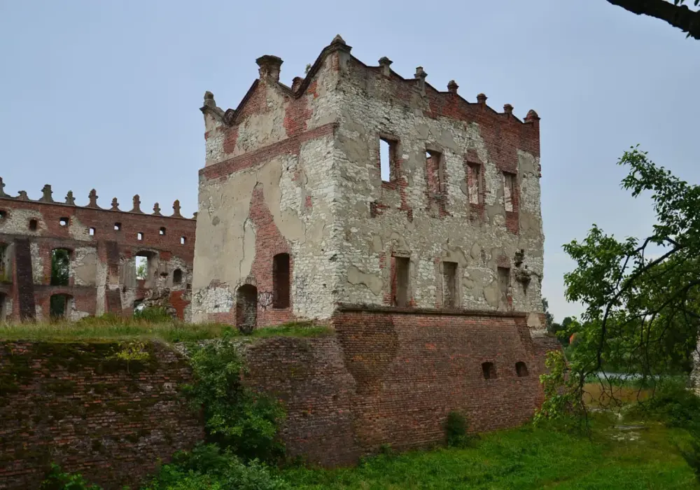 Ruiny zamku w Krupem - tajemnice historii i atrakcje turystyczne
