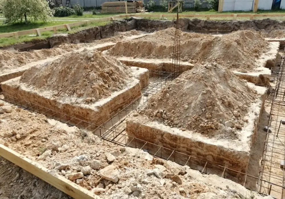Fundamenty bez szalunków: Oszczędna metoda budowy - co warto wiedzieć?