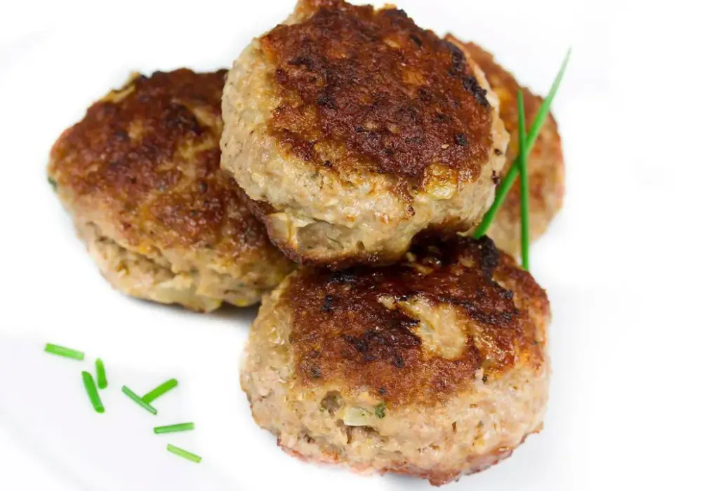 Ile kcal ma kotlet mielony? Poznaj skład i wartość kaloryczną
