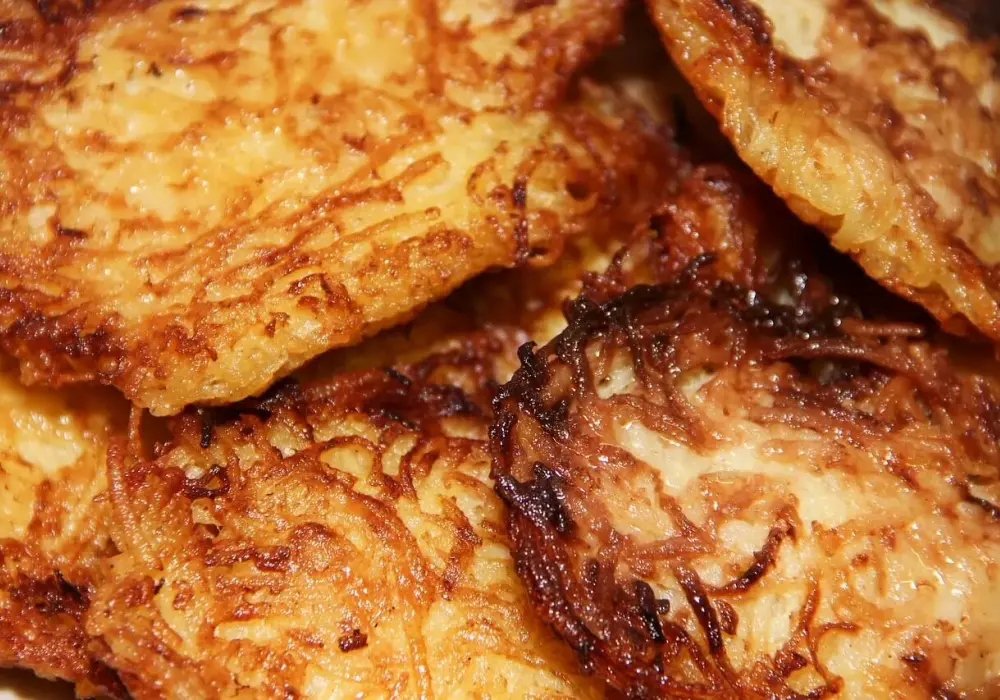 Jak podgrzać placki ziemniaczane? Sprawdzone sposoby na chrupiące danie bez utraty smaku