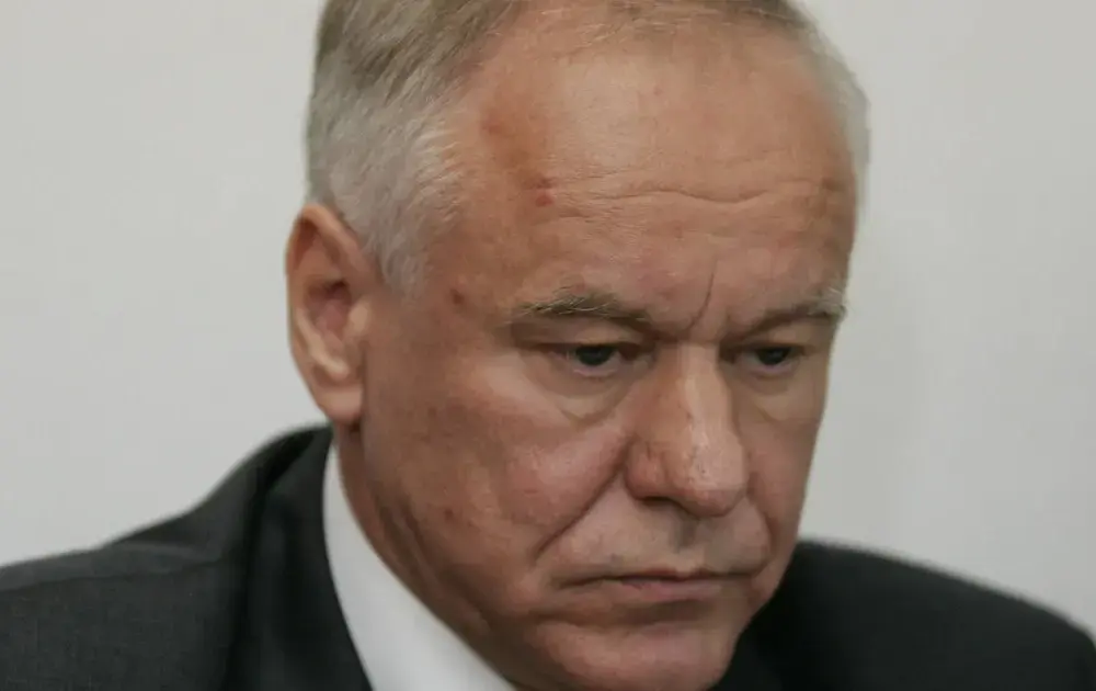 Marek Dukaczewski: kontrowersje i osiągnięcia polskiego generała