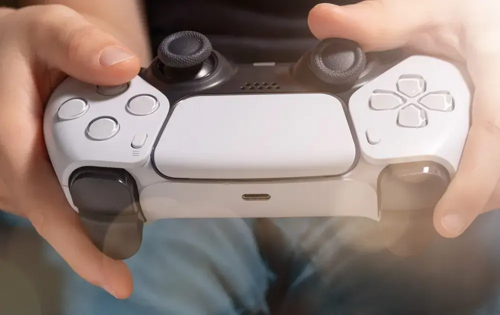 Czy pad z PS4 pasuje do PS5? Odkryj ważne ograniczenia i fakty