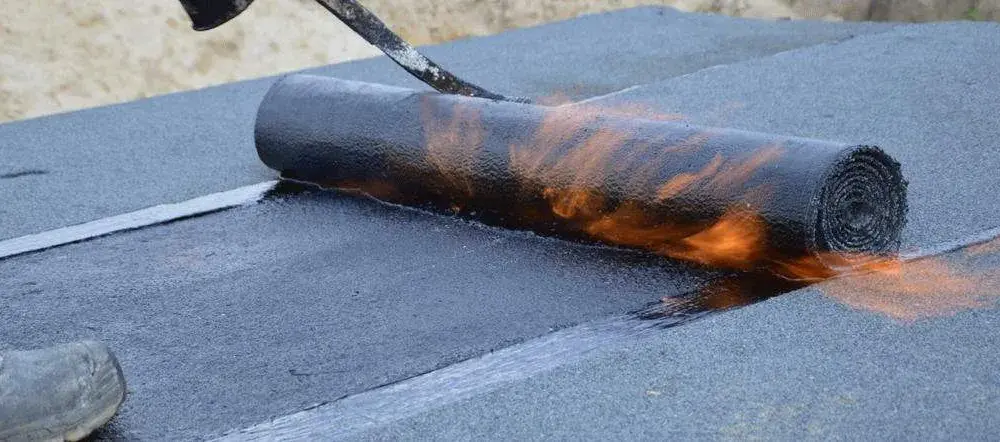 Ile kosztuje papa na dach? Ceny, montaż i co warto wiedzieć
