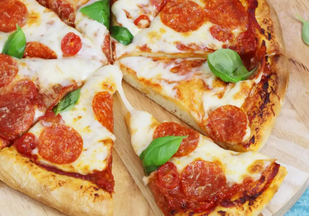 Jak zrobić pizzę bez drożdży – prosta receptura na smaczną pizzę