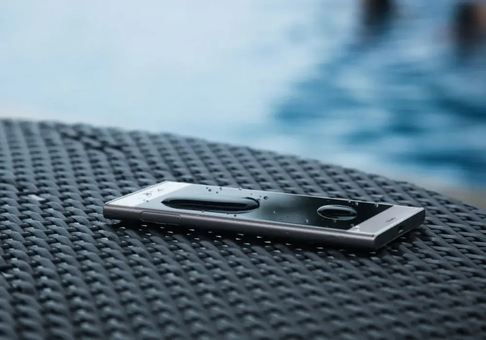 IP68 w smartfonie - co naprawdę oznacza i kiedy daje ochronę?