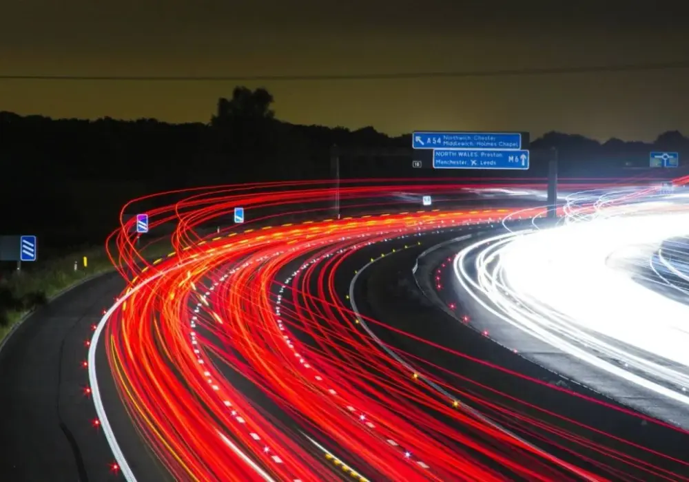 Prędkość minimalna na autostradzie - Co mówią polskie przepisy?