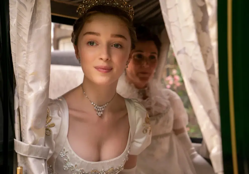 Phoebe Dynevor - filmy, seriale i programy, które warto obejrzeć