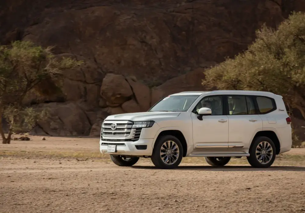 Land Cruiser 300 (2026) - Czy to auto dla Ciebie?
