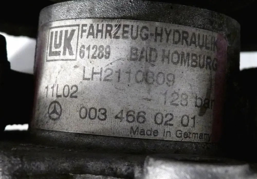 Pompa wspomagania Mercedes W211: Diagnoza, naprawa, koszty