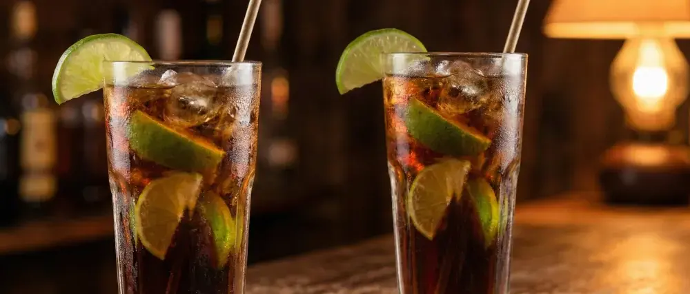 Cuba Libre - sekret perfekcyjnego rumu z colą. Przepis!