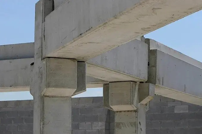 Kto wynalazł cement? Historia, która zmieniła budownictwo na zawsze