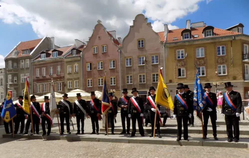 Kiedy jest dzień kominiarza? Odkryj ważne daty i tradycje