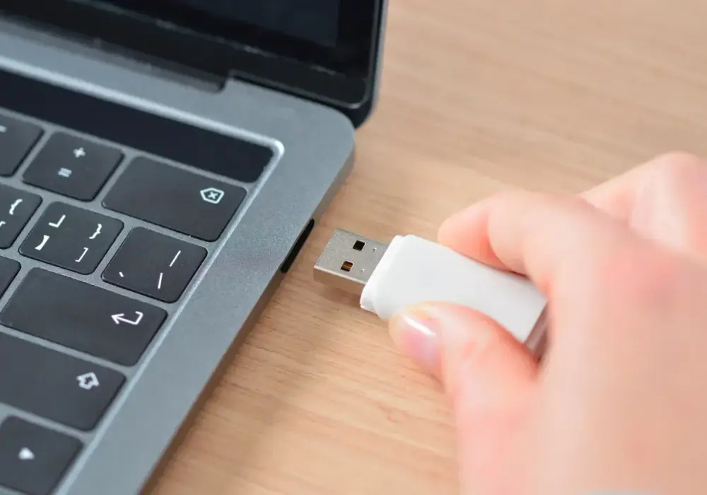 Jak zapisać prezentację PowerPoint na pendrive? Poradnik