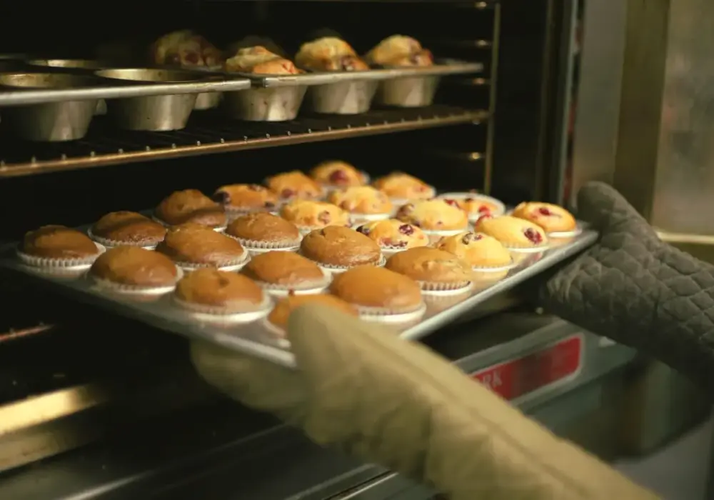 Wilgotne i puszyste muffinki - przepis, który zawsze wychodzi