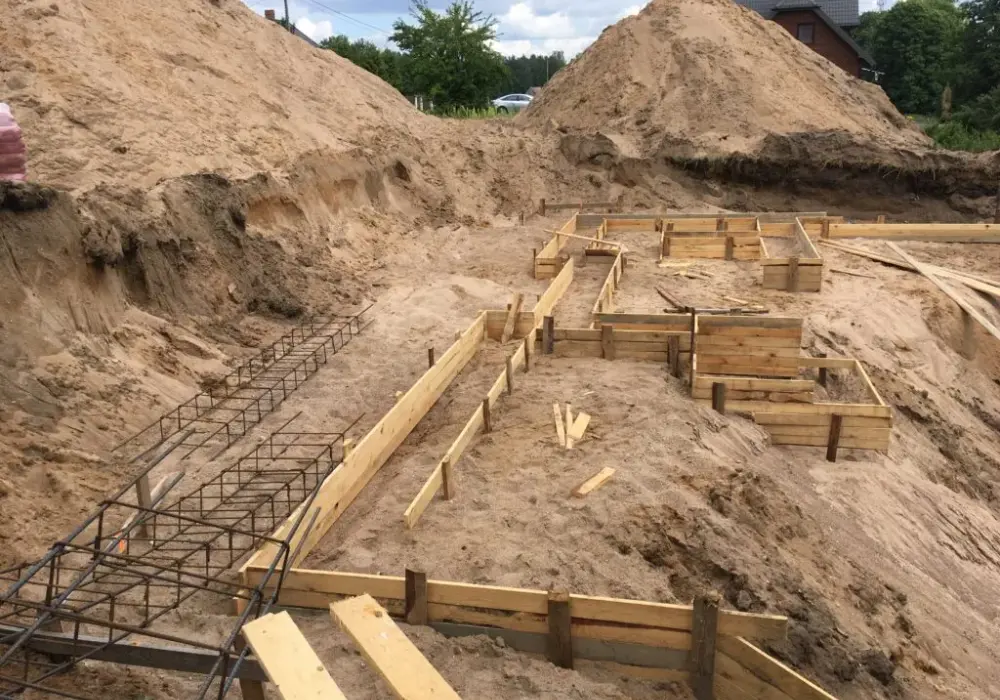 Dom o krok: Kompletny proces budowy krok po kroku - Poznaj etapy
