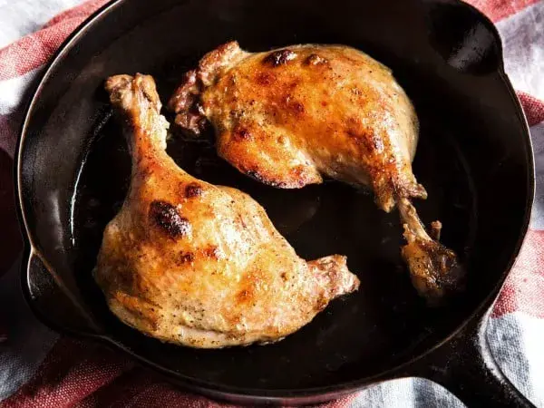 Jak przygotować idealne confit de canard - tradycyjny przepis krok po kroku