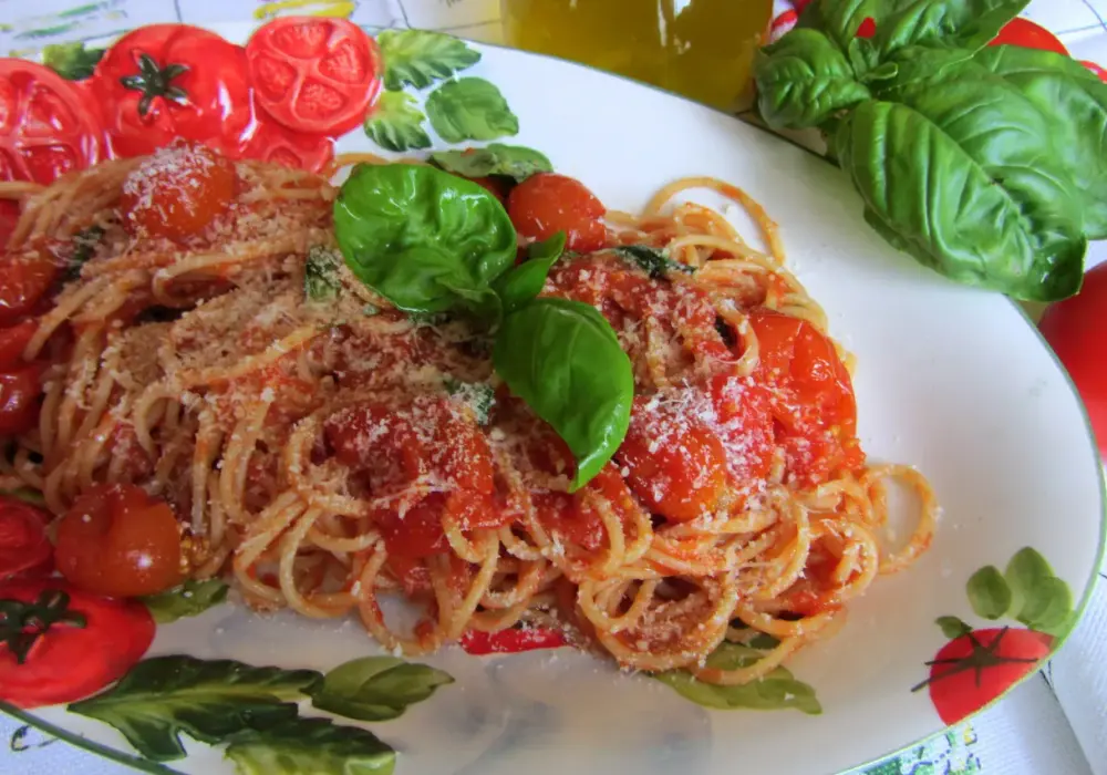 Szybkie i proste spaghetti z passatą pomidorową, które zachwyci smakami