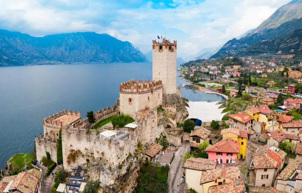  Noclegi Jezioro Garda - Tanie oferty, najlepsze ceny | Sprawdź i zarezerwuj!