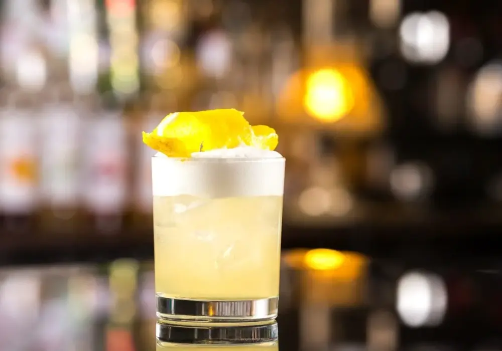 Whisky Sour przepis - Jak zrobić idealny koktajl w domu?