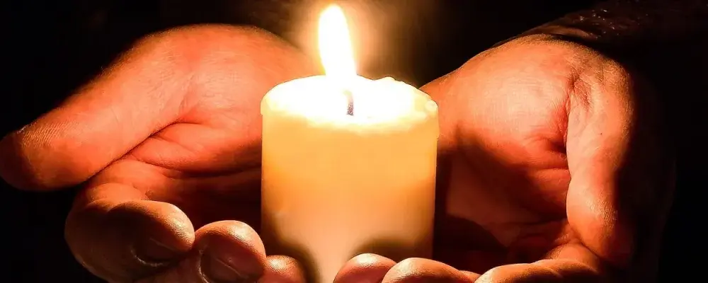 Co to jest modlitwa wiernych i jak wpływa na liturgię katolicką