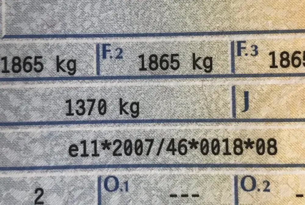 DMC w dowodzie rejestracyjnym - Co oznaczają pola F.2 i F.3?