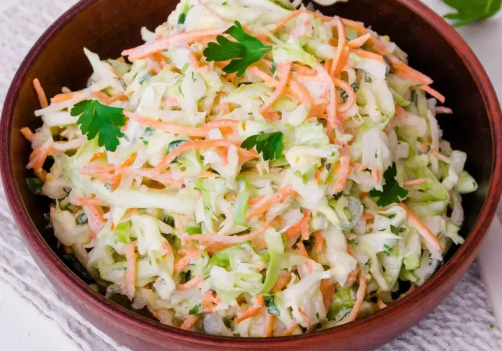 Klasyczny Coleslaw - Przepis na idealną surówkę!