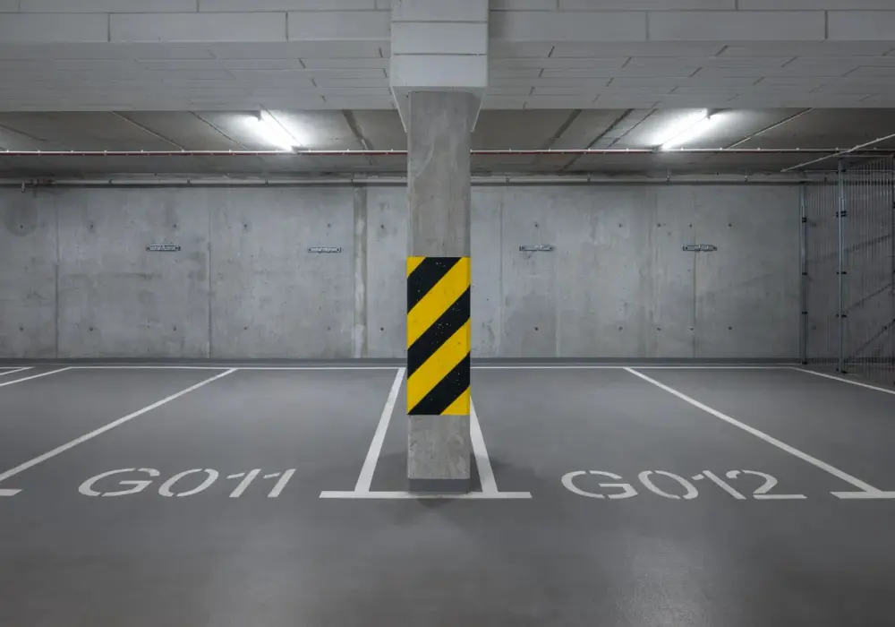 Ile kosztuje miejsce parkingowe pod blokiem? Poznaj realne koszty.