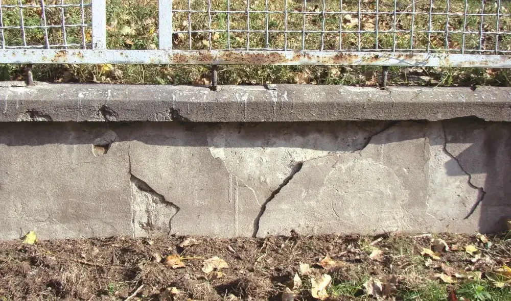 Na jaki kolor pomalować ogrodzenie betonowe, by uniknąć błędów?