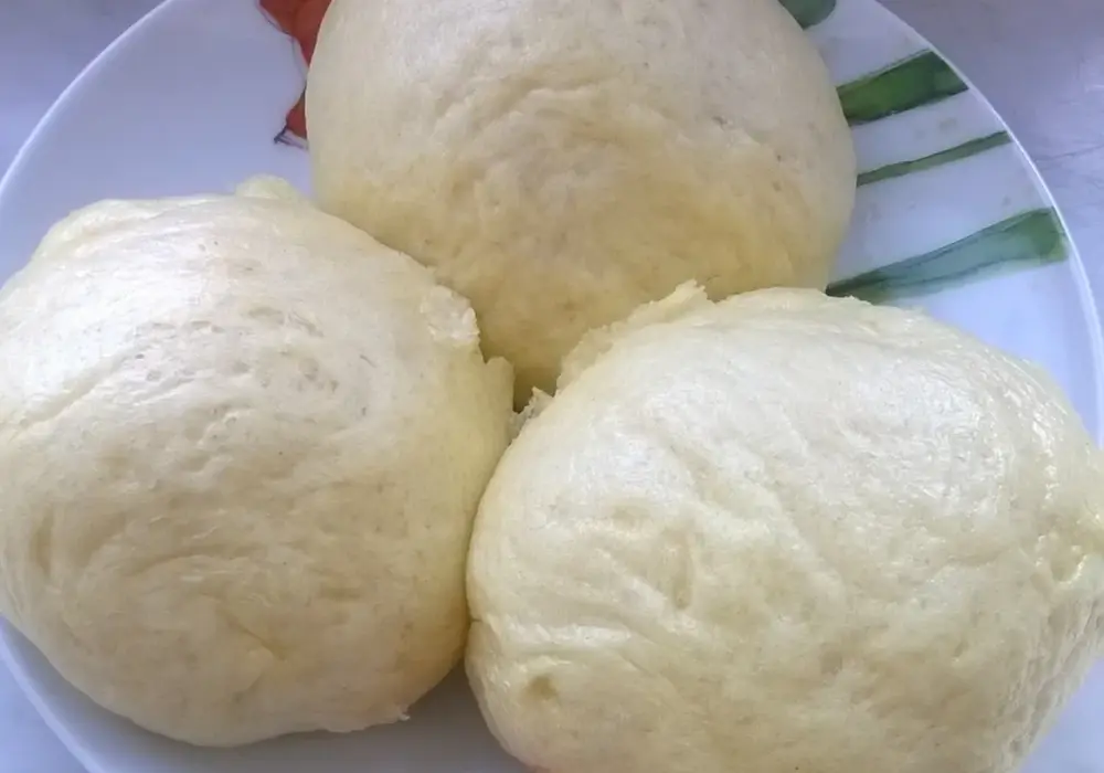 Czy kluski na parze są tuczące? Sprawdź kaloryczność i wpływ na dietę