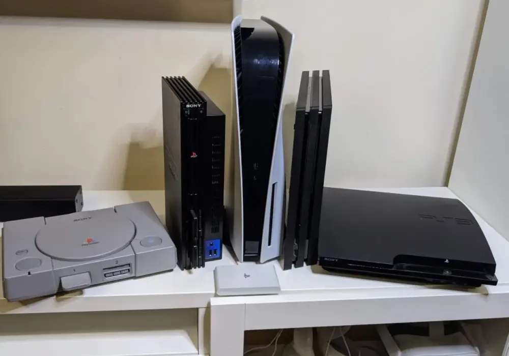 PS4 vs PS5 - Czy warto jeszcze kupić starszą konsolę?