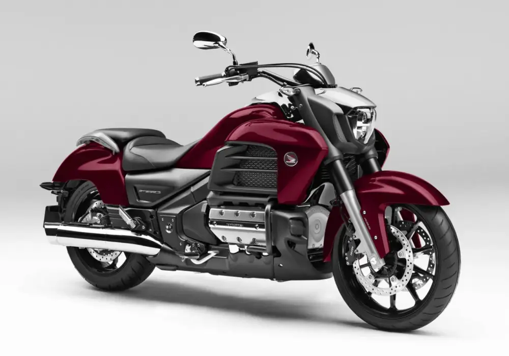 Honda Valkyrie 1800 - Jak jeździ i na co uważać przy zakupie?