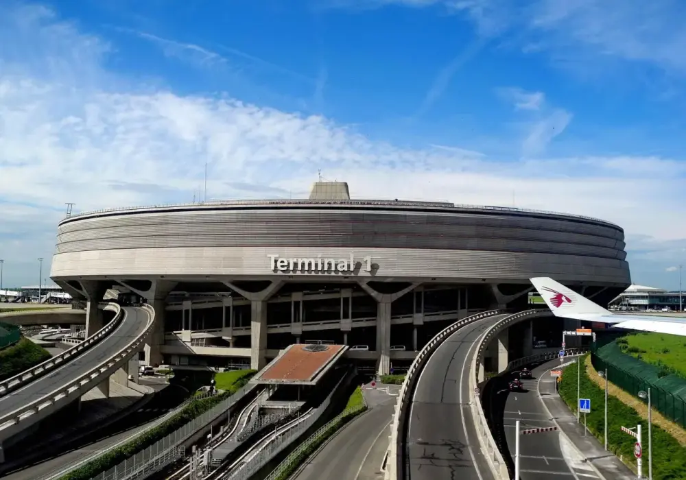 Paryż: CDG, Orly czy Beauvais? Które lotnisko wybrać i jak dojechać?