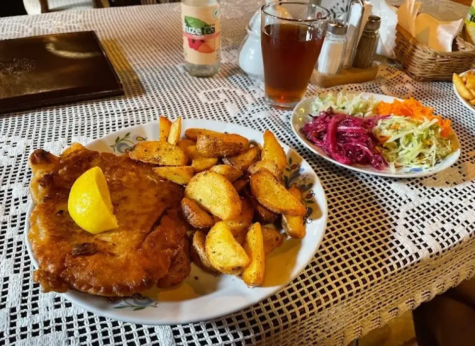 Obiady domowe w Helu: Gdzie zasmakować w autentycznych daniach?