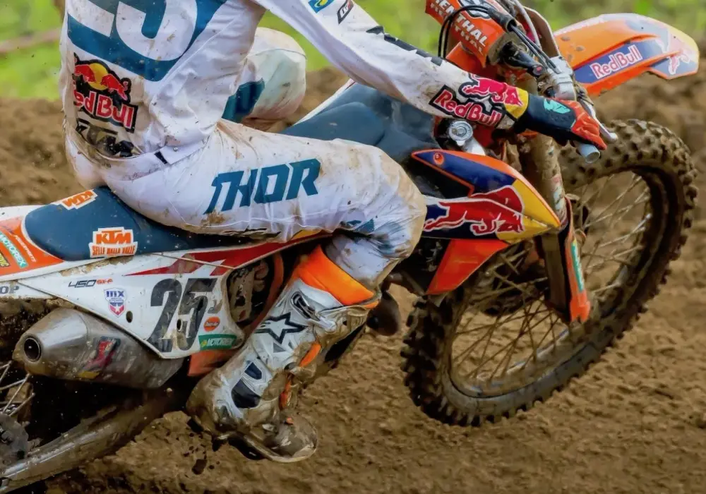Co to jest "cross"? Motocross, trening i inne znaczenia