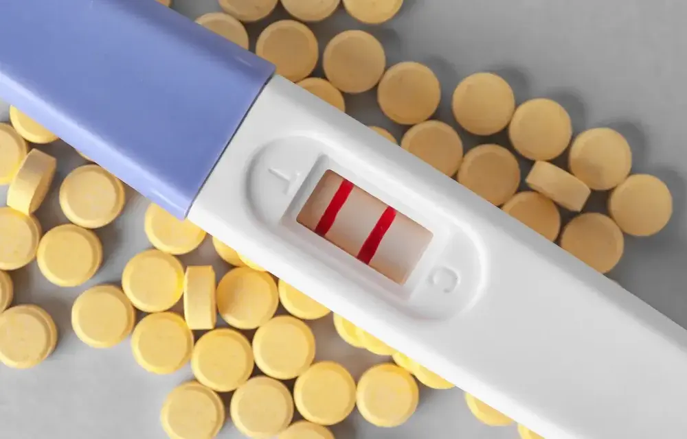 Folik 0,4 mg - Lek czy suplement? Dawkowanie i kiedy więcej?
