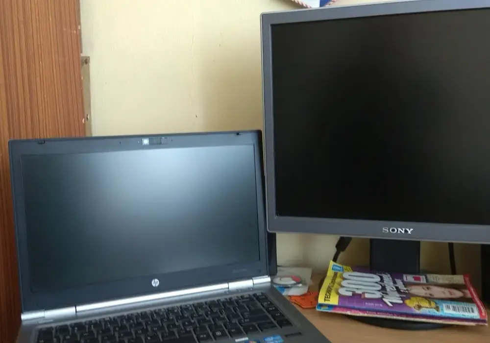 Czy można podłączyć monitor do laptopa? Oto jak to zrobić łatwo