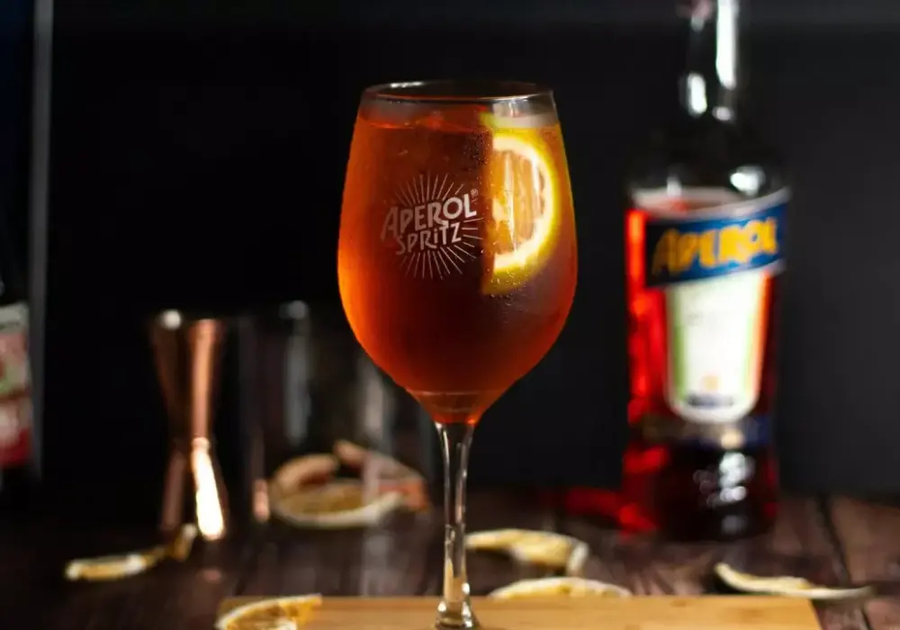Jak zrobić Aperol Spritz? Prosty przepis 3-2-1 i sekrety