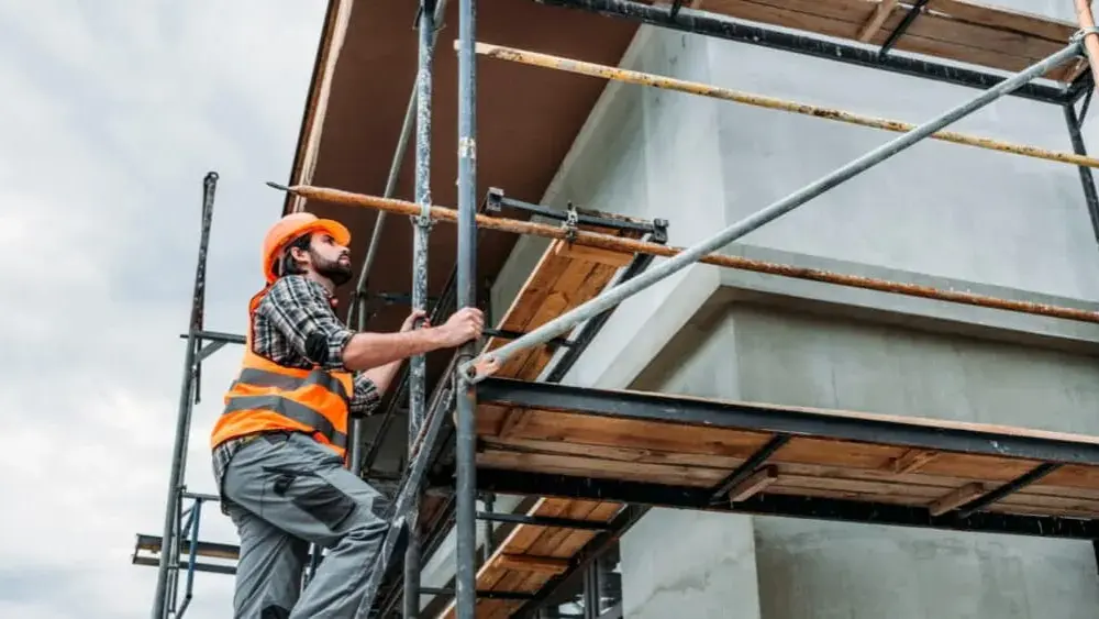 Wynajem rusztowań Głogów – najlepsze oferty i usługi montażu rusztowań