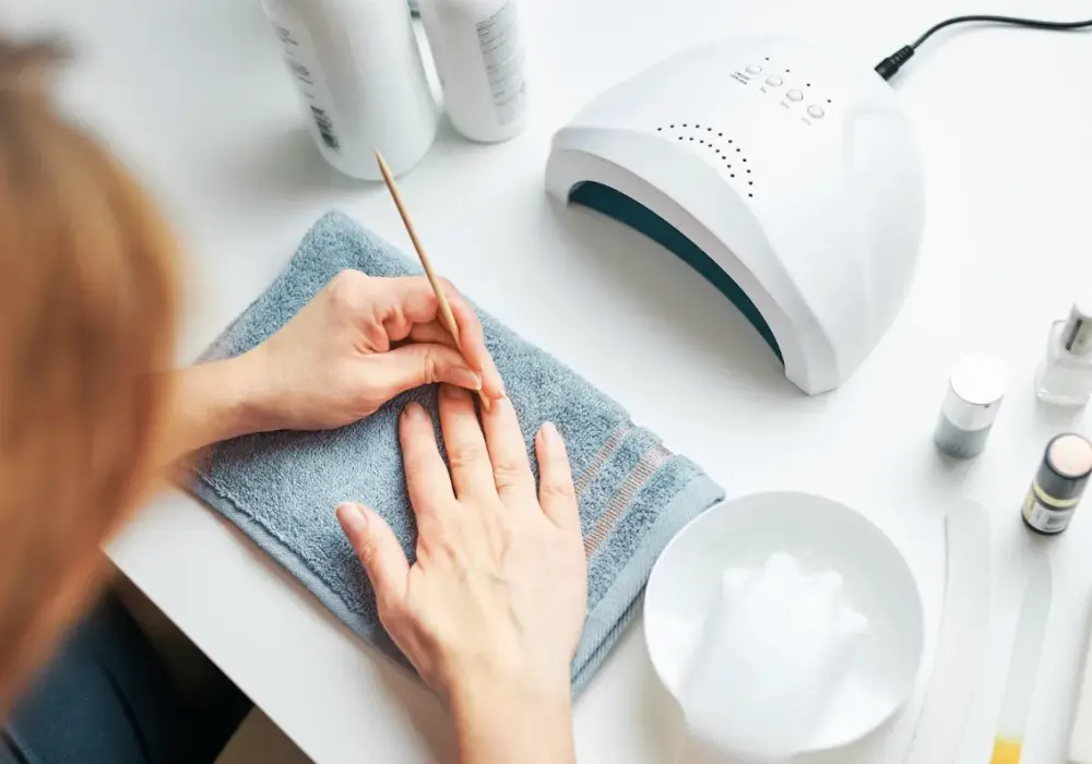 Dlaczego domowy manicure naprawdę zastępuje salon: przygotowanie i bezpieczeństwo