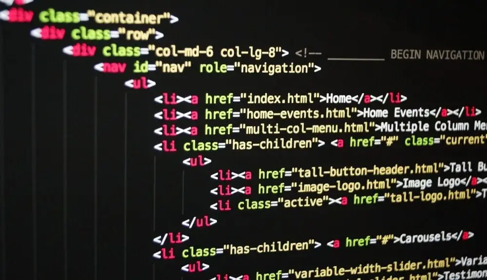 Jak ustawić tekst na środku strony HTML - proste metody i triki