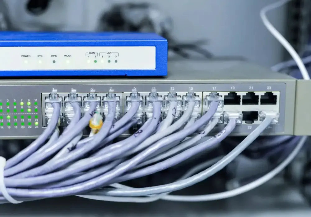 Jak podłączyć kabel internetowy do routera - uniknij problemów z siecią