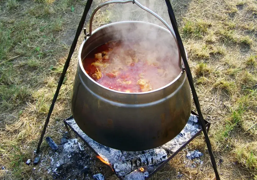 Kociołek myśliwski - przepis idealny. Sekrety smaku i błędów!