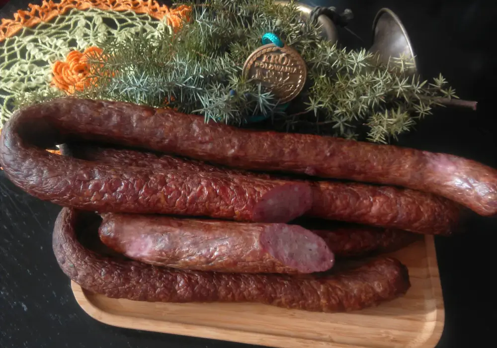 Kiełbasa z dzika - przepis na leśny aromat. Krok po kroku