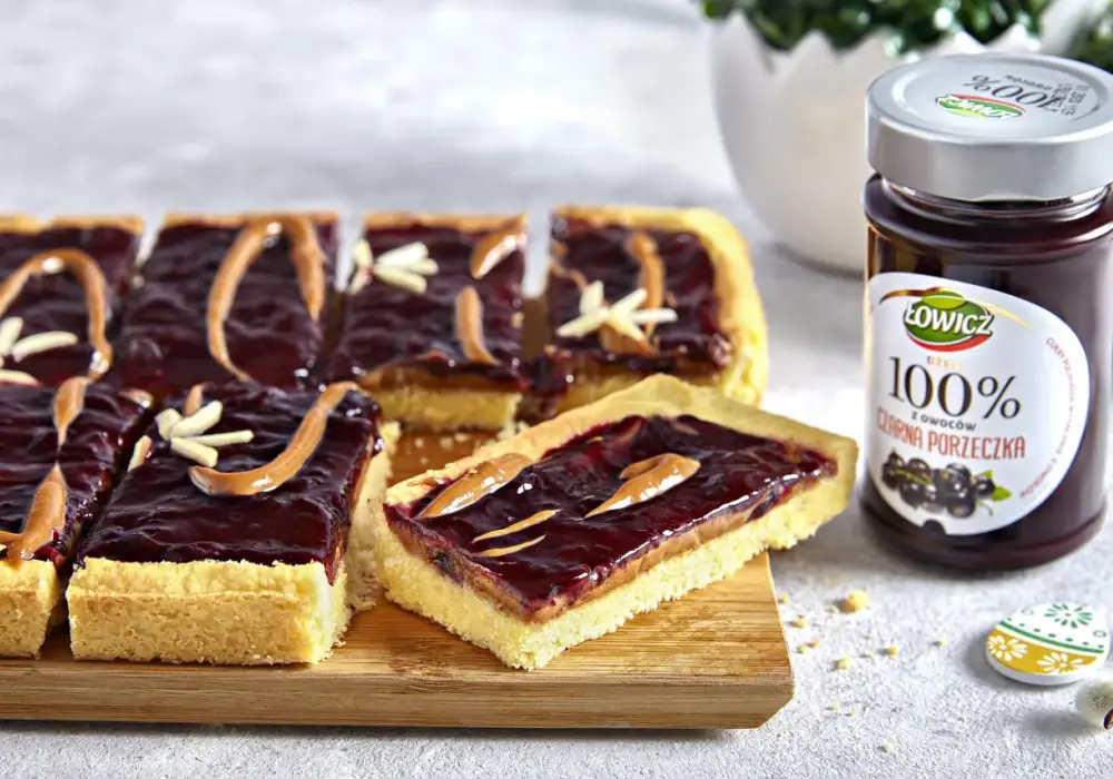 Mazurek kajmakowy z porzeczką - idealny przepis!