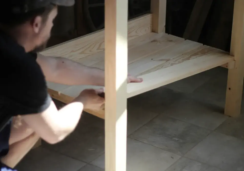 Stół z kantówek DIY: Poradnik krok po kroku jak zbudować własny