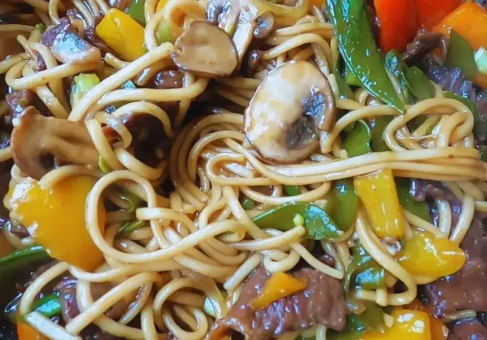 Makaron udon - Jak go zrobić i ugotować, by był idealnie sprężysty?