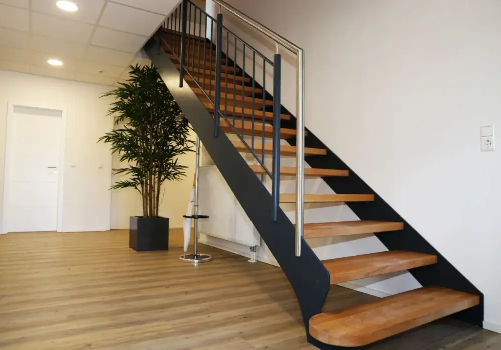 Nowoczesne balustrady do schodów wewnętrznych - trendy i rodzaje