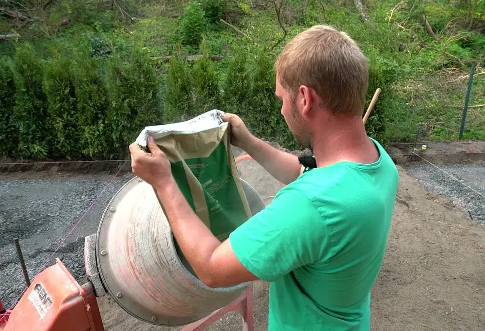 Jak mieszać beton bez betoniarki - proste sposoby na idealną mieszankę