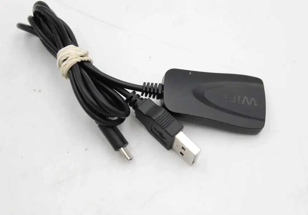 Stary TV online? Adapter Wi-Fi czy Smart Box? Wybierz mądrze!