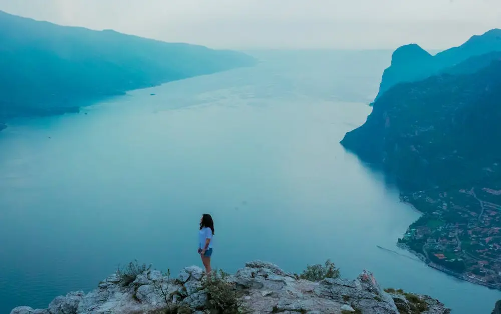  Jezioro Garda we Włoszech - Największe Jezioro w Dolomitach z Zamkami i Malowniczymi Miasteczkami
